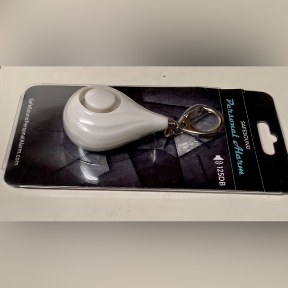 SAFESOUND 125 Decibel Personal Safety Emergency Alarm Keychain - Picture 4 of 8